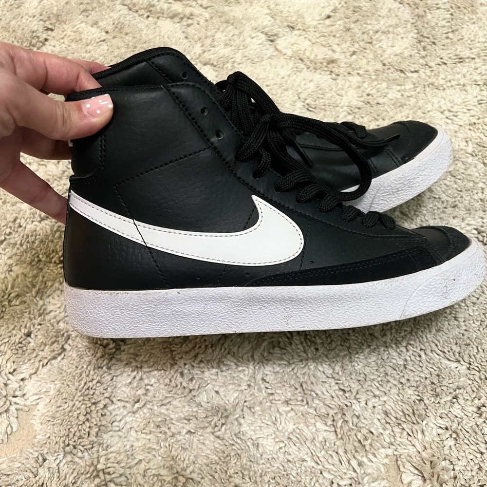 Nike Black and White Sneakers